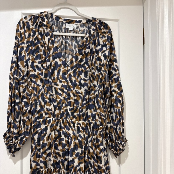 Patterned Dress - Picture 1 of 2